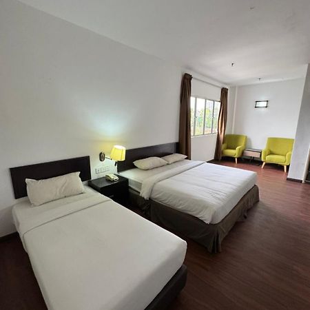 Hotel Pandan Johor Bahru Buitenkant foto