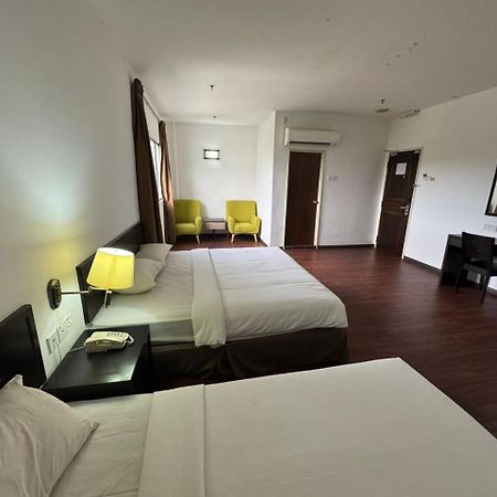 Hotel Pandan Johor Bahru Buitenkant foto