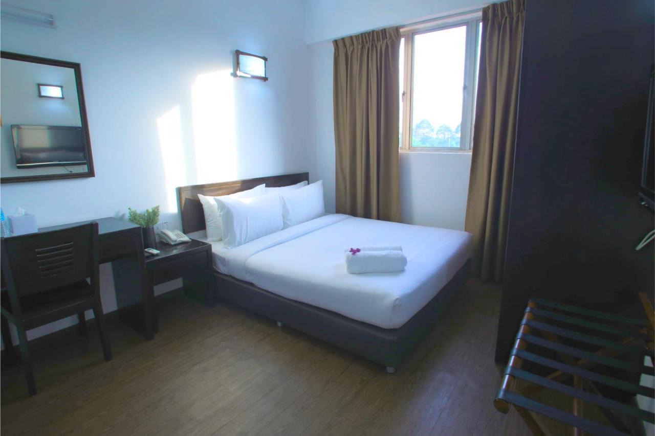 Hotel Pandan Johor Bahru Buitenkant foto