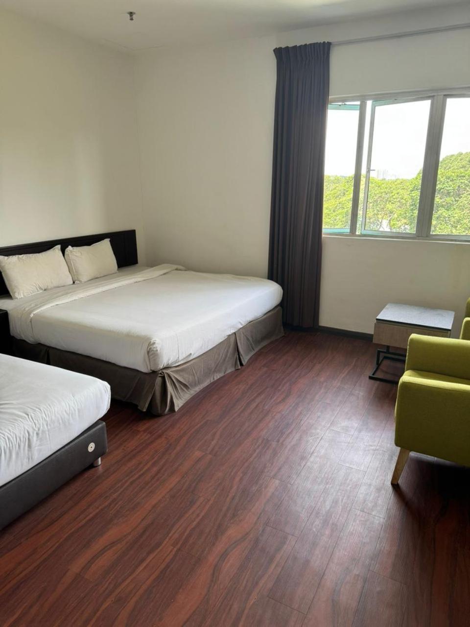 Hotel Pandan Johor Bahru Buitenkant foto